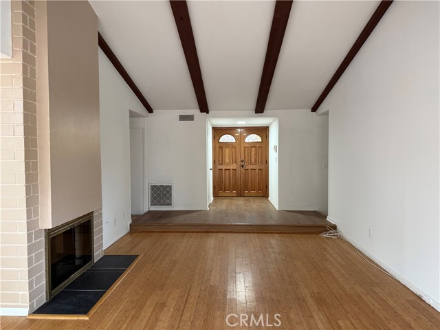 Detail Gallery Image 2 of 17 For 18801 Lassen, Northridge,  CA 91324 - 3 Beds | 2 Baths