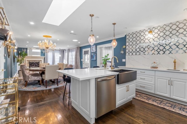 Detail Gallery Image 12 of 35 For 5201 Sale Ave, Woodland Hills,  CA 91364 - 3 Beds | 2 Baths