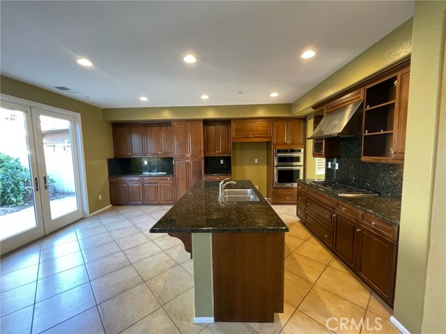 Detail Gallery Image 4 of 16 For 631 Marbella Ct, Oxnard,  CA 93035 - 4 Beds | 3/1 Baths