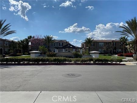 https://media.crmls.org/medias/6ebf75ed-6cee-4442-bdcd-853115363966.jpg?preset=X-Large