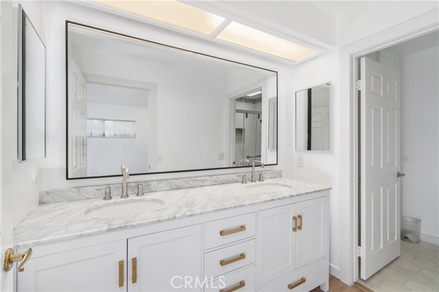 Detail Gallery Image 23 of 34 For 18435 Keswick #10,  Reseda,  CA 91335 - 2 Beds | 2/1 Baths