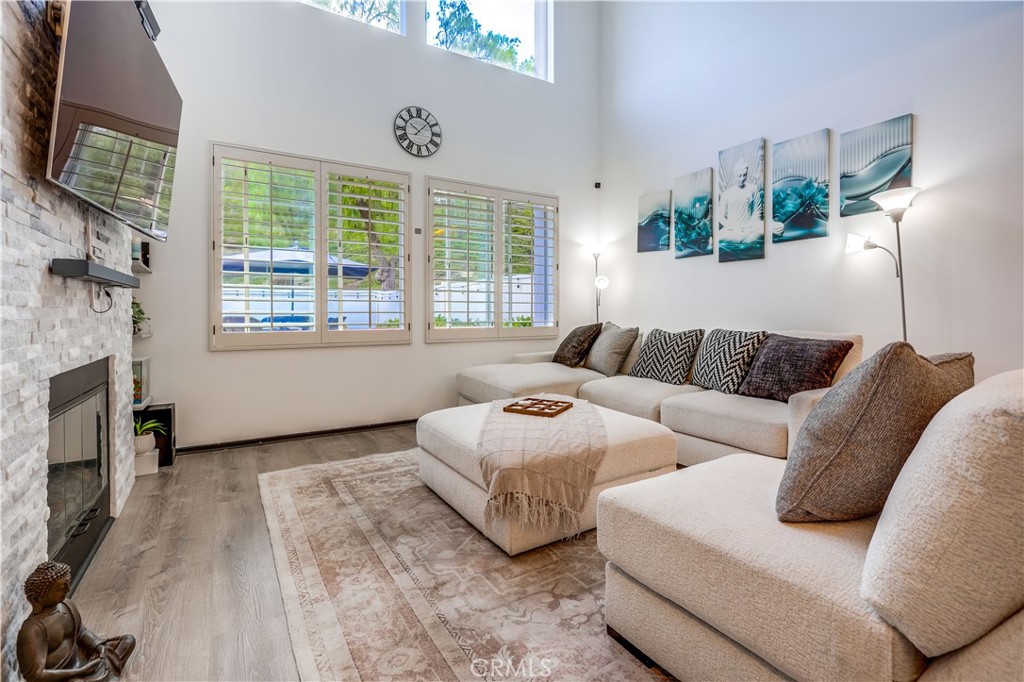 MLS #OC25229146 image #5