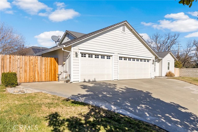 Detail Gallery Image 3 of 33 For 2010 Pebblestone, Red Bluff,  CA 96080 - 3 Beds | 2 Baths