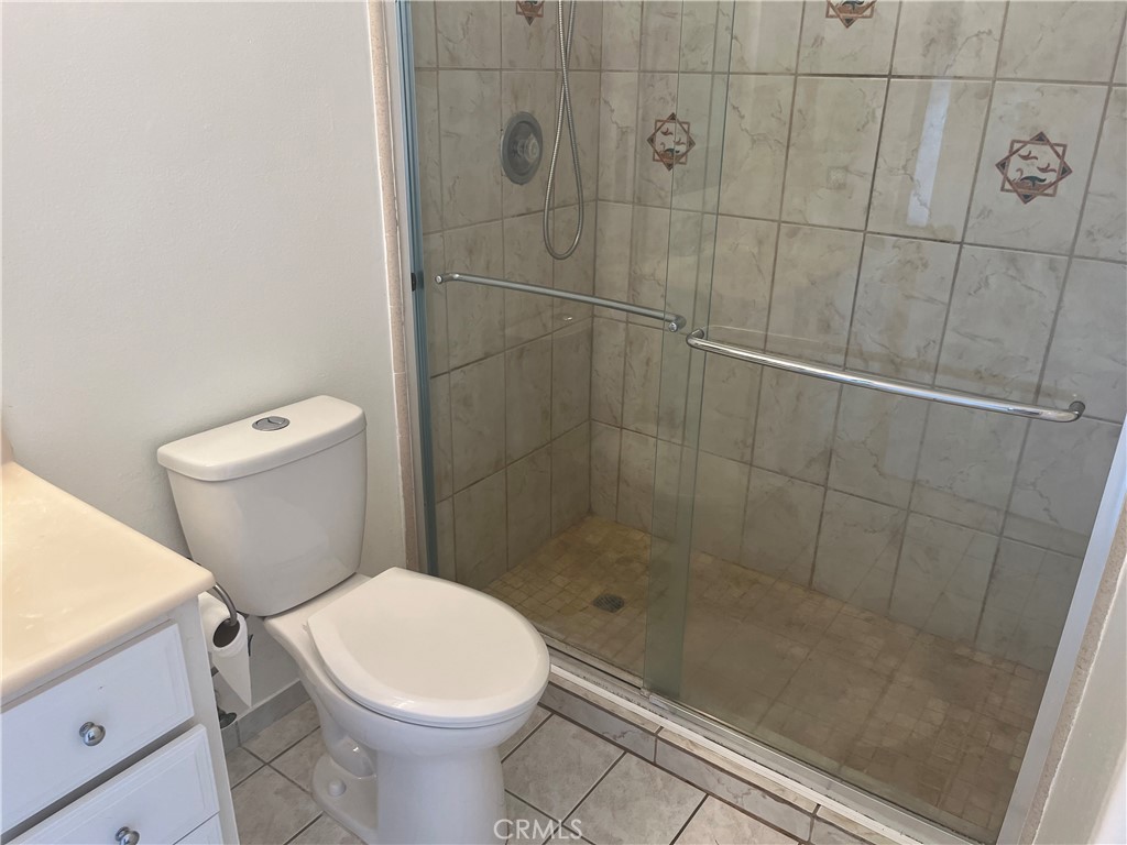 https://media.crmls.org/medias/6ec17b1d-00b7-44cc-adda-0d3abff9b72a.jpg?preset=X-Large