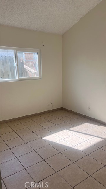 Detail Gallery Image 10 of 19 For 38616 Division, Palmdale,  CA 93550 - 3 Beds | 2 Baths