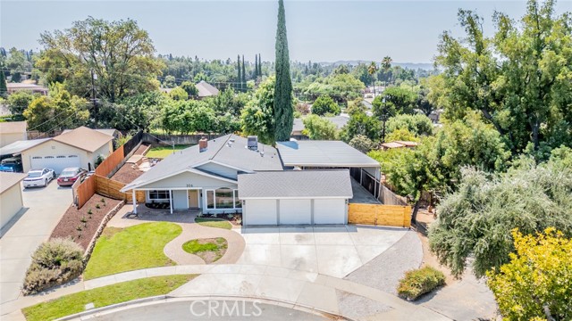 306 Felisa Court, Redlands CA: https://media.crmls.org/medias/6ec3c410-5f75-4627-ab20-12092a458409.jpg
