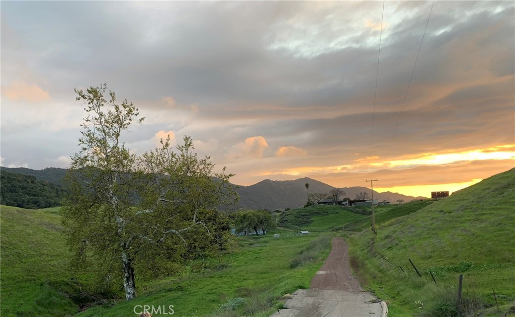 https://media.crmls.org/medias/6ec42747-9943-4faa-92d7-44cb7cc5e254.jpg?preset=X-Large