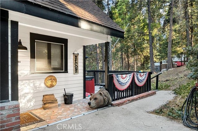 25576 Hi Lane, Twin Peaks CA: https://media.crmls.org/medias/6ec42f13-f4eb-4476-aa3d-a90c1df06a31.jpg