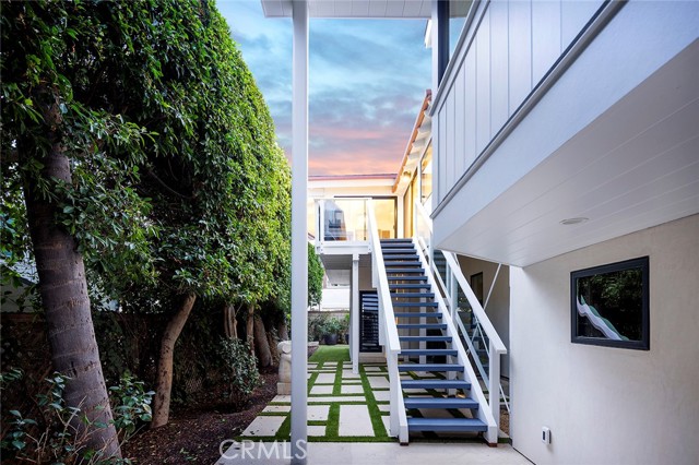 Detail Gallery Image 35 of 38 For 32 Emerald Bay, Laguna Beach,  CA 92651 - 3 Beds | 3/1 Baths