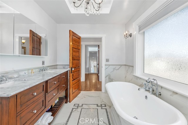 Detail Gallery Image 48 of 60 For 2124 20th St, Bakersfield,  CA 93301 - 4 Beds | 3/1 Baths