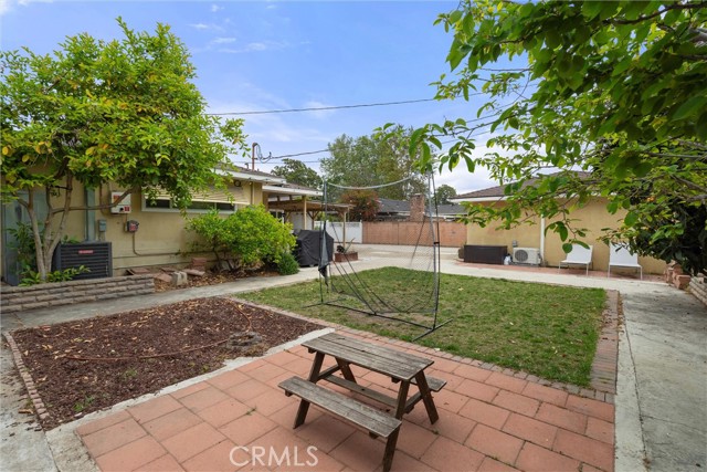Detail Gallery Image 37 of 46 For 2528 French St, Santa Ana,  CA 92706 - 3 Beds | 3 Baths