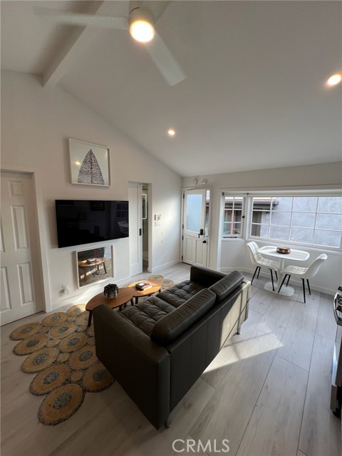 Detail Gallery Image 6 of 19 For 388 Hawthorne Rd a,  Laguna Beach,  CA 92651 - 0 Beds | 1 Baths