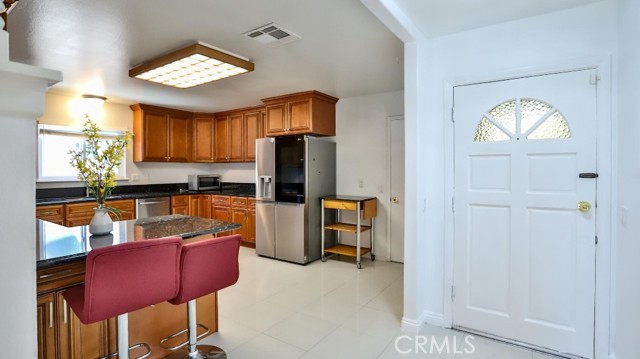 17475 Santa Lucia Street, Fountain Valley CA: https://media.crmls.org/medias/6ec59a44-3f3f-4009-b705-ca9b7daee1cf.jpg