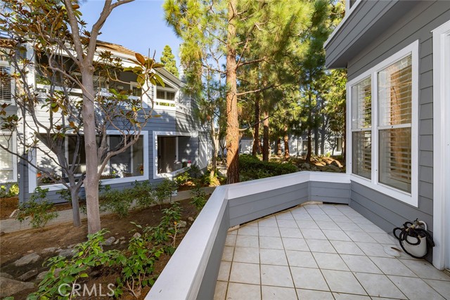 Detail Gallery Image 17 of 18 For 154 Woodburne, Newport Beach,  CA 92660 - 3 Beds | 3 Baths