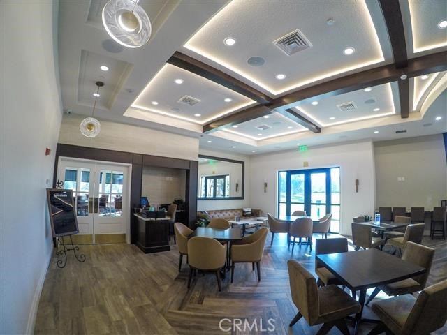 https://media.crmls.org/medias/6ec658b0-e886-40aa-960f-6334428b35d3.jpg?preset=X-Large