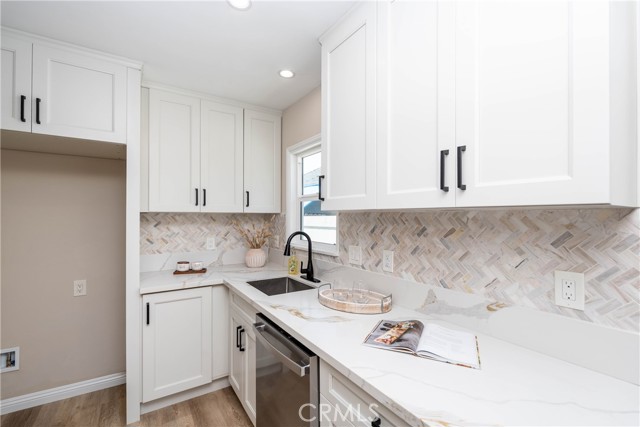 Detail Gallery Image 16 of 21 For 2241 Grand Ave, Long Beach,  CA 90815 - – Beds | – Baths