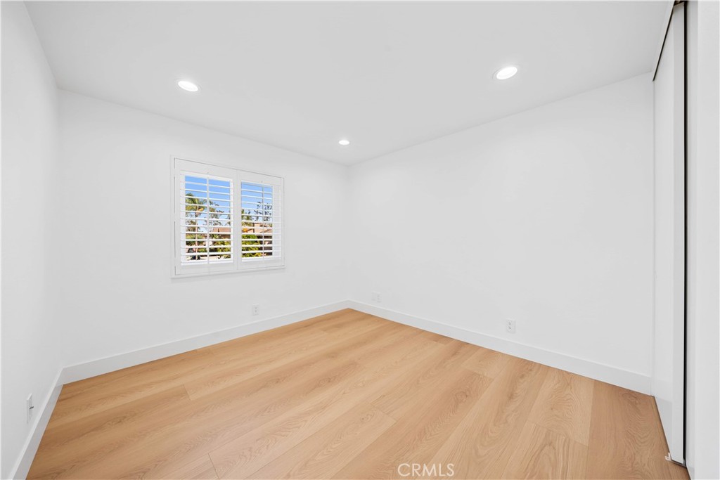 MLS #OC25275934 image #19