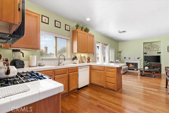 Detail Gallery Image 3 of 33 For 1123 Brown Bear Trl, Beaumont,  CA 92223 - 3 Beds | 2/1 Baths