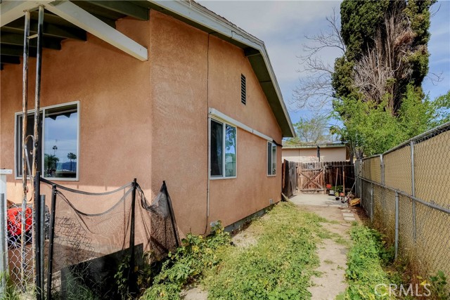 Detail Gallery Image 4 of 33 For 185 N Scovell, San Jacinto,  CA 92583 - 5 Beds | 3 Baths