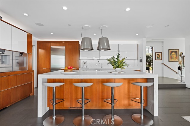 Detail Gallery Image 17 of 73 For 1088 Del Mar Ave, Laguna Beach,  CA 92651 - 4 Beds | 4/1 Baths