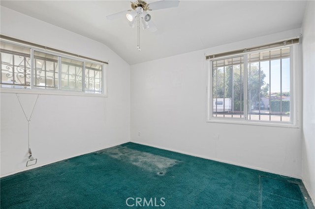 Detail Gallery Image 14 of 22 For 10342 Haskell Ave, Granada Hills,  CA 91344 - 3 Beds | 2 Baths