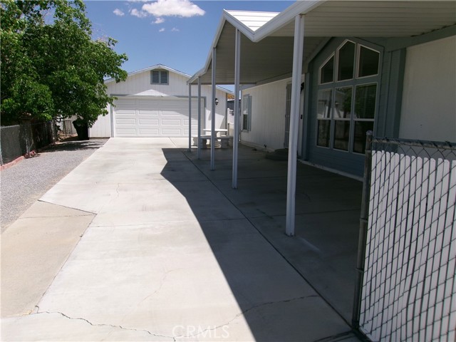Detail Gallery Image 11 of 61 For 13983 Silver Lake Pl, Victorville,  CA 92395 - 3 Beds | 2 Baths