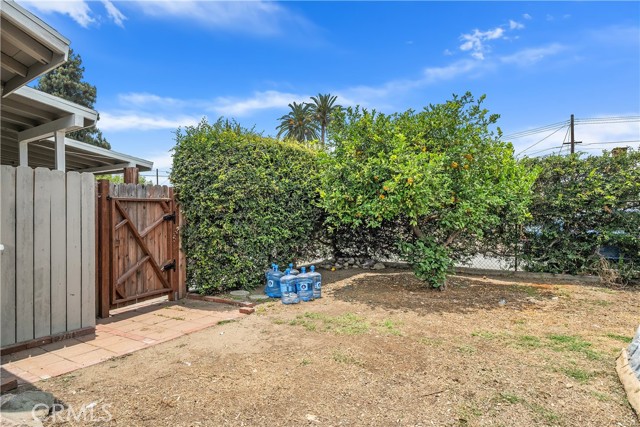 Image 20 of 28 For 9861 Lemon Avenue