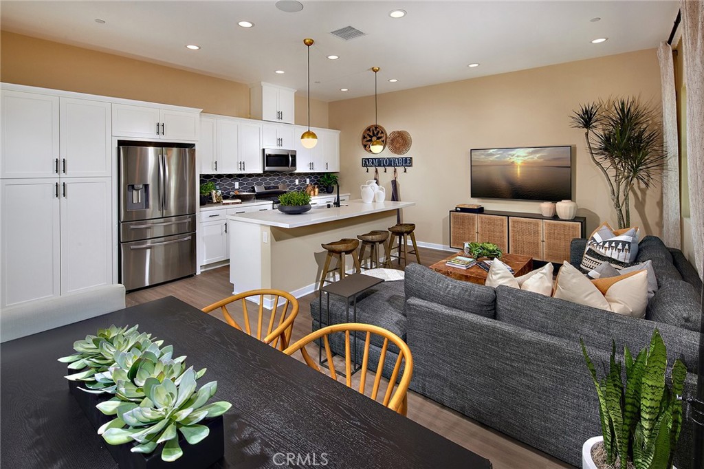 4440 S Forsyth Paseo, Ontario, CA 91762
