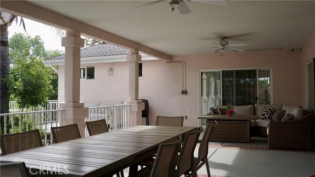 Detail Gallery Image 11 of 32 For 925 Sherlock Dr, Burbank,  CA 91501 - 3 Beds | 3 Baths