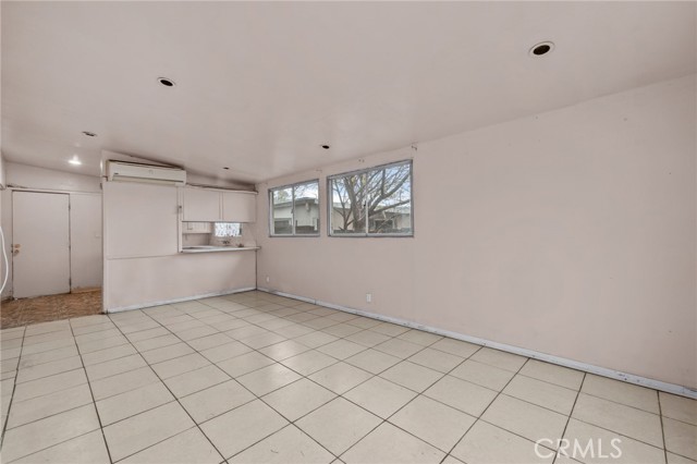 Detail Gallery Image 4 of 21 For 2934 Sumner Ave, Pomona,  CA 91767 - 3 Beds | 1 Baths