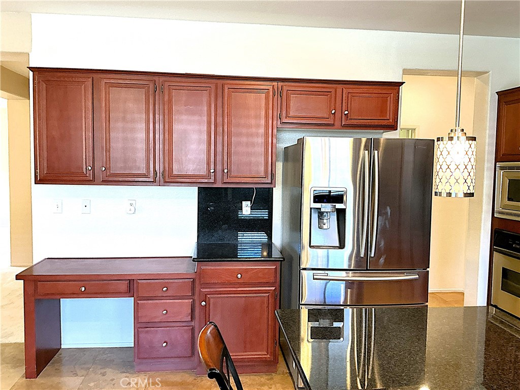 https://media.crmls.org/medias/6ecbf6ef-623c-47d9-923d-e1871026a086.jpg?preset=X-Large