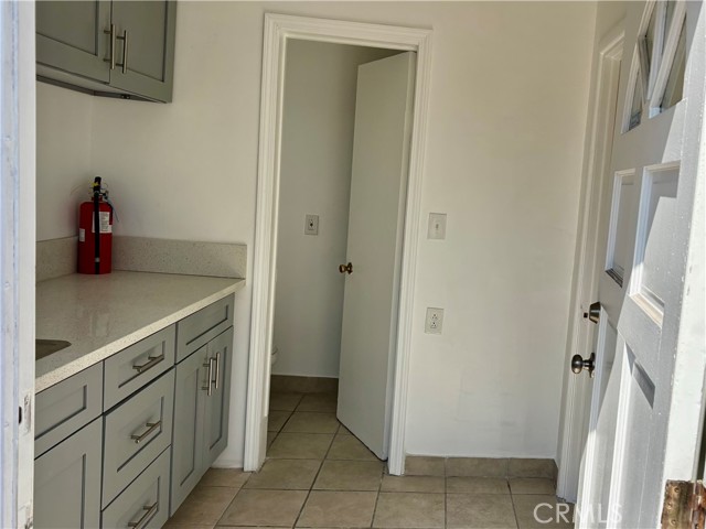 Detail Gallery Image 2 of 9 For 10518 S Vermont Ave, Los Angeles,  CA 90044 - 1 Beds | 1 Baths
