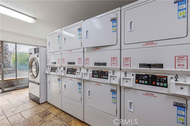 525 S Ardmore Ave, Los Angeles CA: https://media.crmls.org/medias/6ecc8a9a-14ee-4292-8991-0b702a1cb7fb.jpg