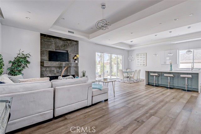 Detail Gallery Image 2 of 41 For 2321 Clark Ln #B,  Redondo Beach,  CA 90278 - 4 Beds | 4/1 Baths