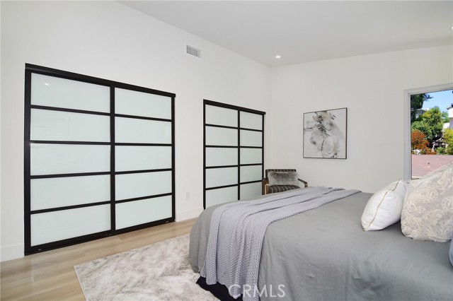 Detail Gallery Image 23 of 65 For 22284 Avenue San Luis, Woodland Hills,  CA 91364 - 6 Beds | 5/1 Baths