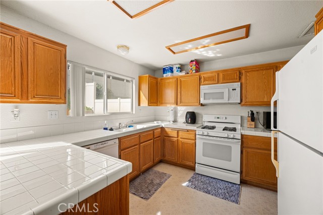 1056 Aurora Ln, Corona, CA 92881 photo 9