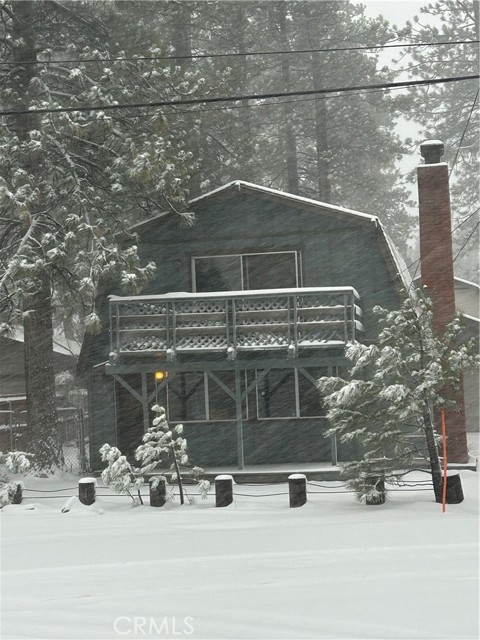Detail Gallery Image 3 of 31 For 41385 Eastwood Rd, Big Bear Lake,  CA 92315 - 2 Beds | 2 Baths