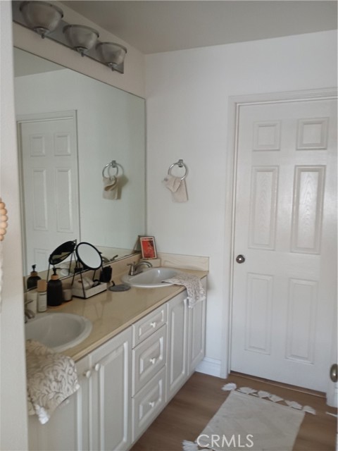 Detail Gallery Image 8 of 30 For 335 W Summerfield, Anaheim,  CA 92802 - 3 Beds | 2/1 Baths