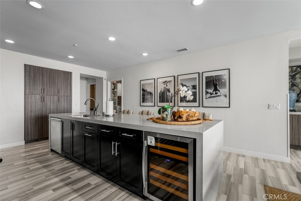 700 The Strand - photo 19