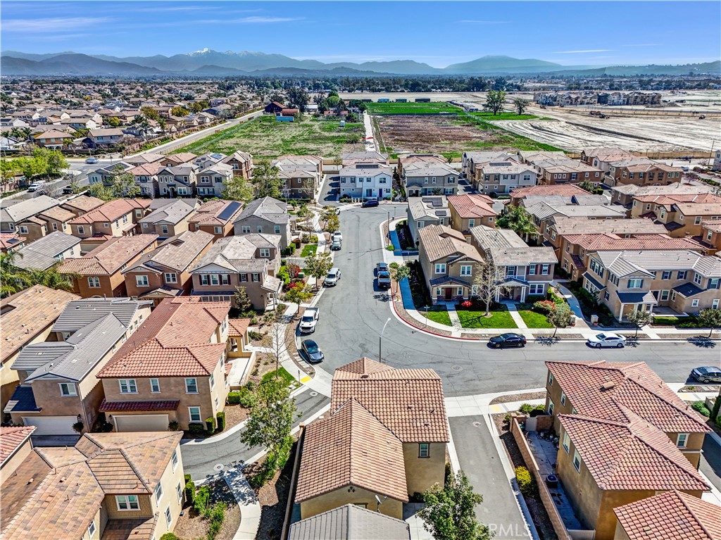 MLS #OC25151215 img 27