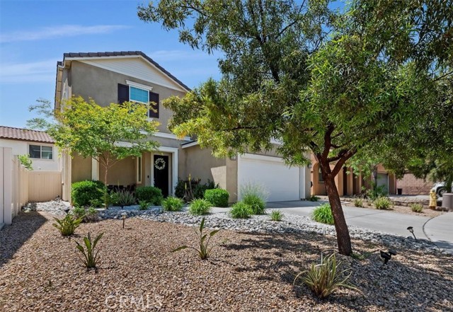 Detail Gallery Image 2 of 32 For 1533 Garnet Ct, Beaumont,  CA 92223 - 3 Beds | 2/1 Baths