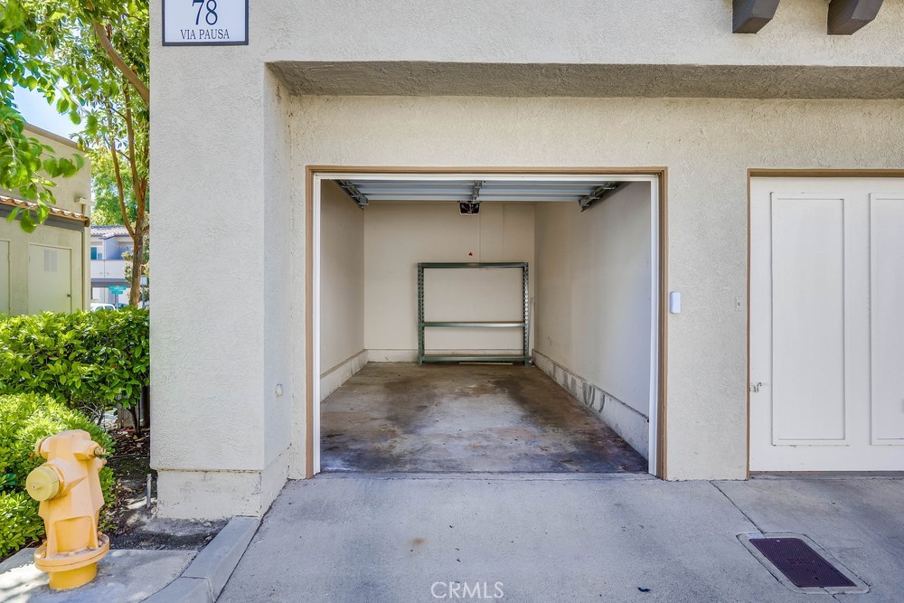 https://media.crmls.org/medias/6ed132d1-04b4-47df-8e20-d51ca70a233e.jpg?preset=X-Large