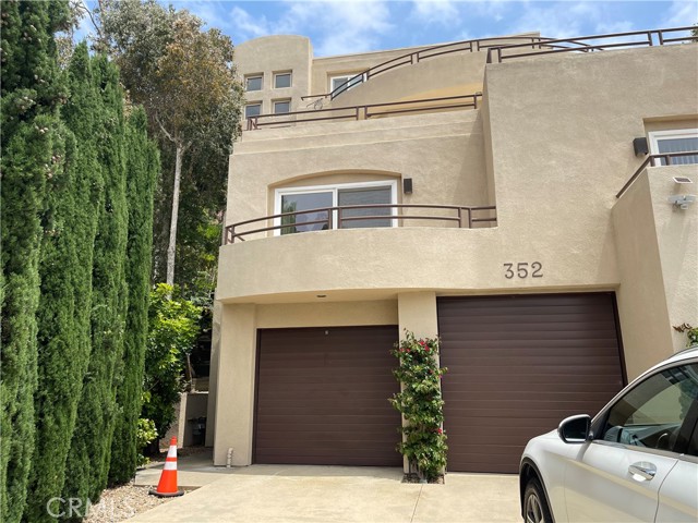352 Y Place, Laguna Beach CA: https://media.crmls.org/medias/6ed3a6ac-fc19-4395-8744-e7863b488d0f.jpg