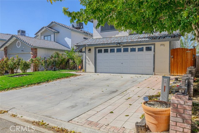 Detail Gallery Image 2 of 34 For 21131 Windsong St, California City,  CA 93505 - 3 Beds | 2/1 Baths