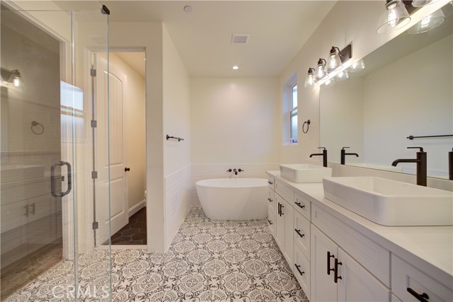 Detail Gallery Image 14 of 34 For 1601 Tuscan Way, Santa Maria,  CA 93455 - 4 Beds | 3/1 Baths