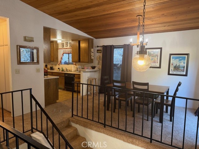 Detail Gallery Image 10 of 34 For 301 Canyon Crest, Lake Arrowhead,  CA 92352 - 3 Beds | 2 Baths