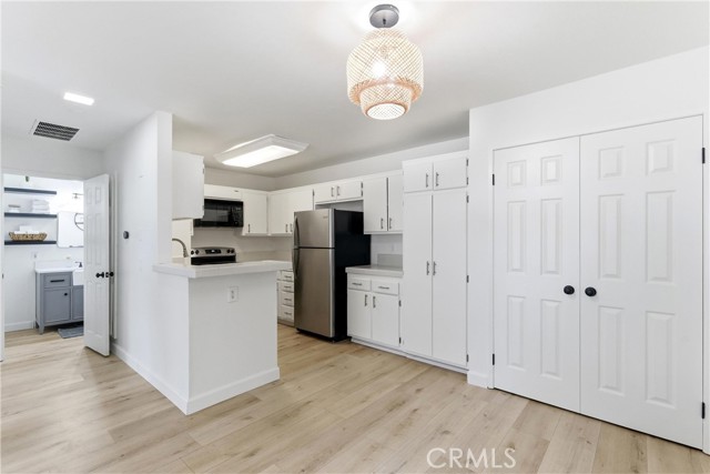 Detail Gallery Image 10 of 25 For 7720 Elmdale #E,  Stanton,  CA 90680 - 1 Beds | 1 Baths