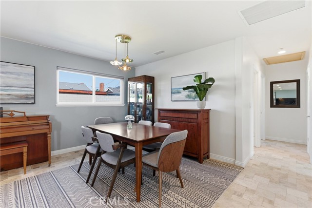 Detail Gallery Image 19 of 39 For 17441 Jefferson Ln, Huntington Beach,  CA 92647 - 3 Beds | 2 Baths