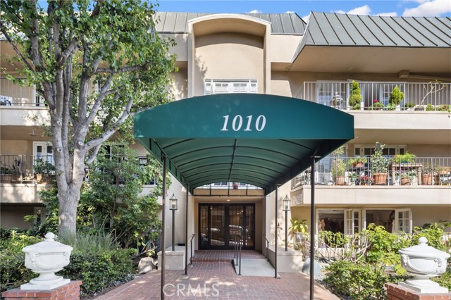 Detail Gallery Image 33 of 35 For 1010 Palm Ave #207,  West Hollywood,  CA 90069 - 2 Beds | 2 Baths