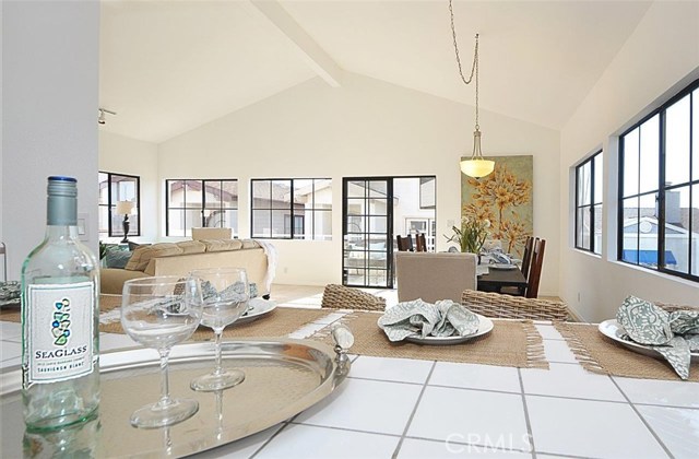 109 Guadalupe Avenue, Redondo Beach, California 90277, 4 Bedrooms Bedrooms, ,2 BathroomsBathrooms,Residential,Sold,Guadalupe,PV17120512